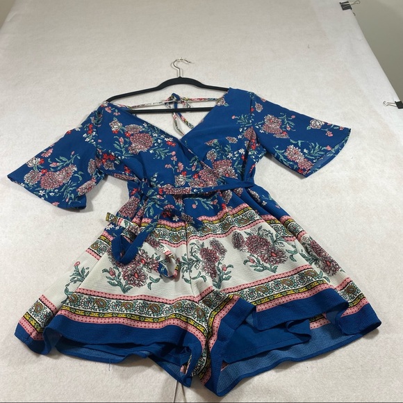 Trixxi Romper Shorts Floral V Neck Tie Belt Short sleeve Woman’s Medium Romper - Picture 9 of 9